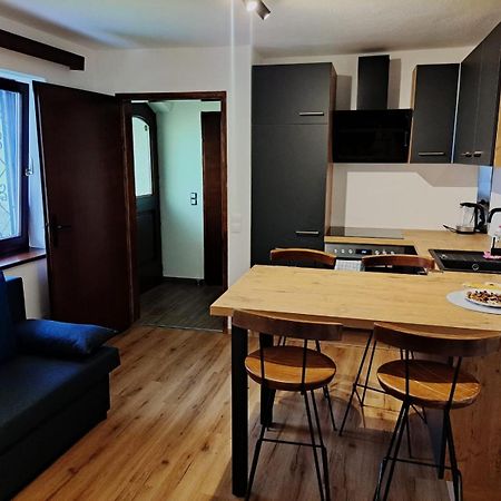 Perfekte Lage! Ganze Wohnung Burgblick Residenz Sankt Veit an der Glan Exterior foto
