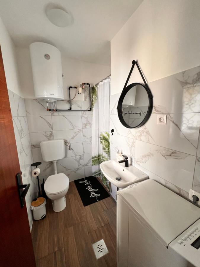 Perfekte Lage! Ganze Wohnung Burgblick Residenz Sankt Veit an der Glan Exterior foto