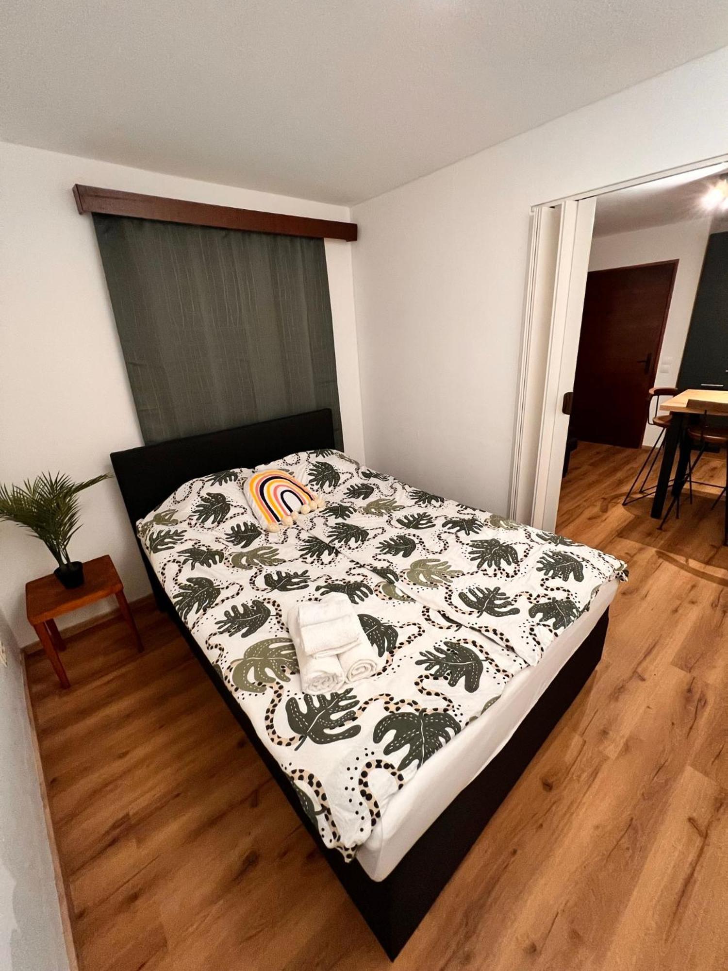 Perfekte Lage! Ganze Wohnung Burgblick Residenz Sankt Veit an der Glan Exterior foto